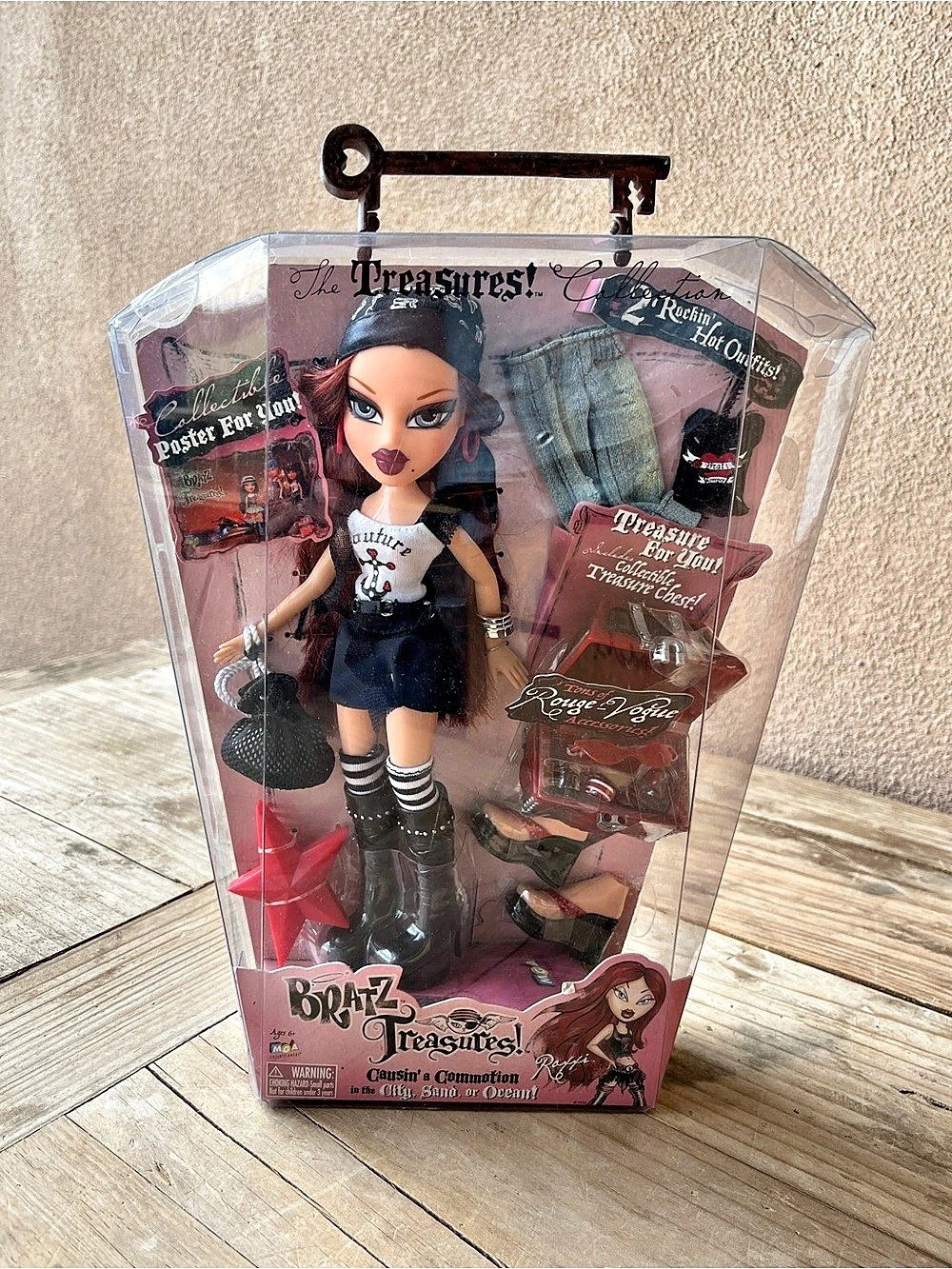 Bratz Roxxi Treasures Collectible Doll Pink & Black NWT